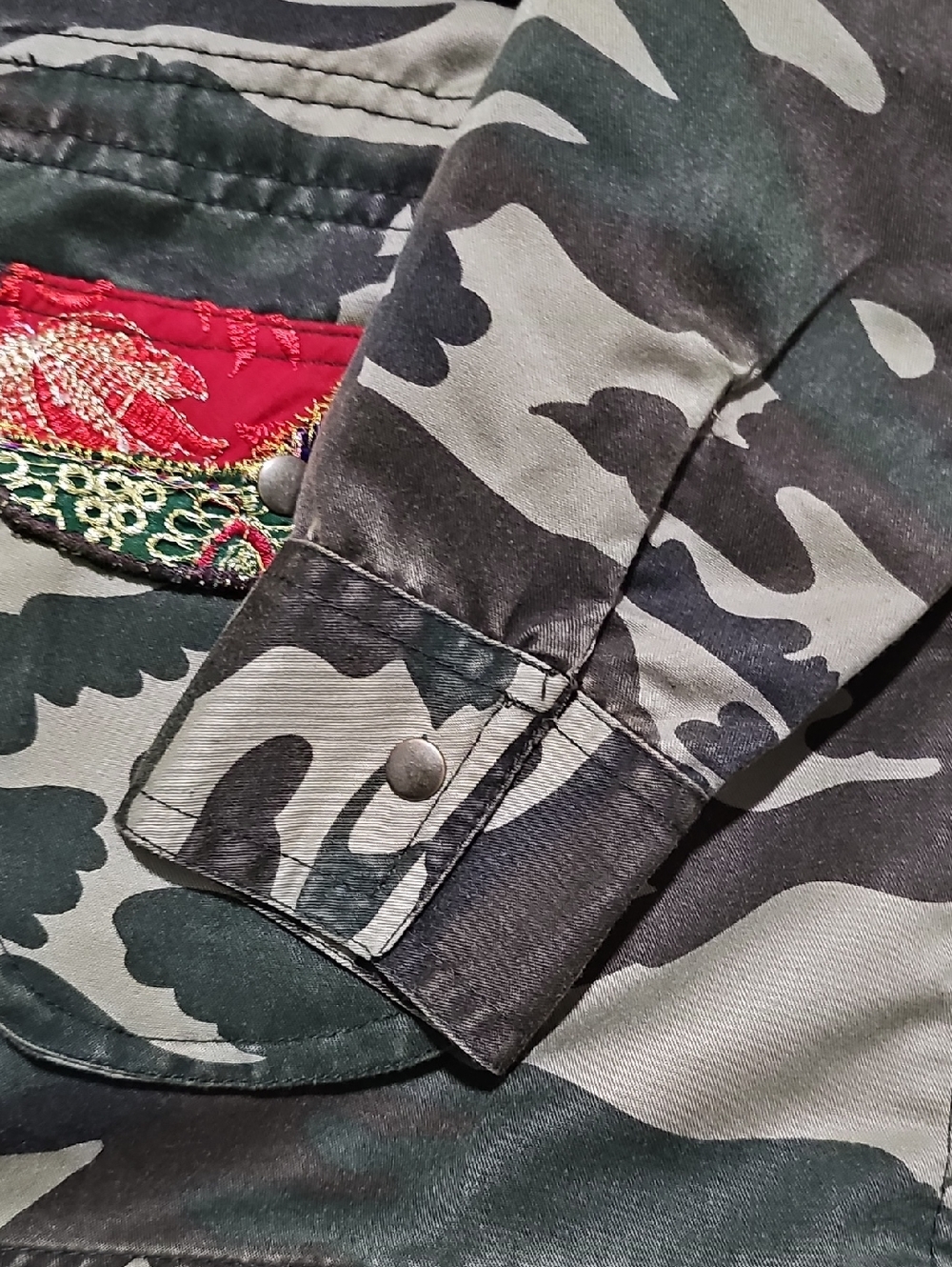 Anthropologie Beautiful Stories Jacket Embroidered Camoflage Charm Large Bomber - Picture 10 of 12